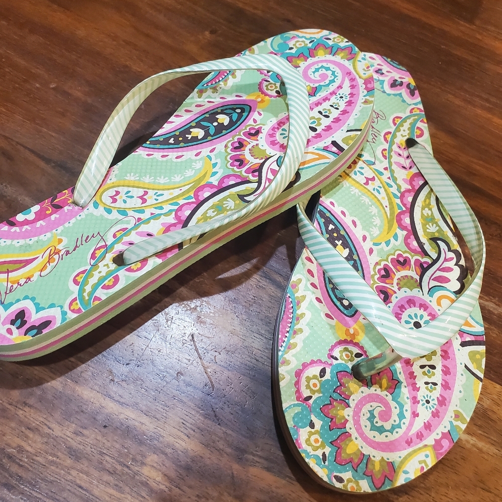 Vera Bradley floral green flip flops, ladies size 7